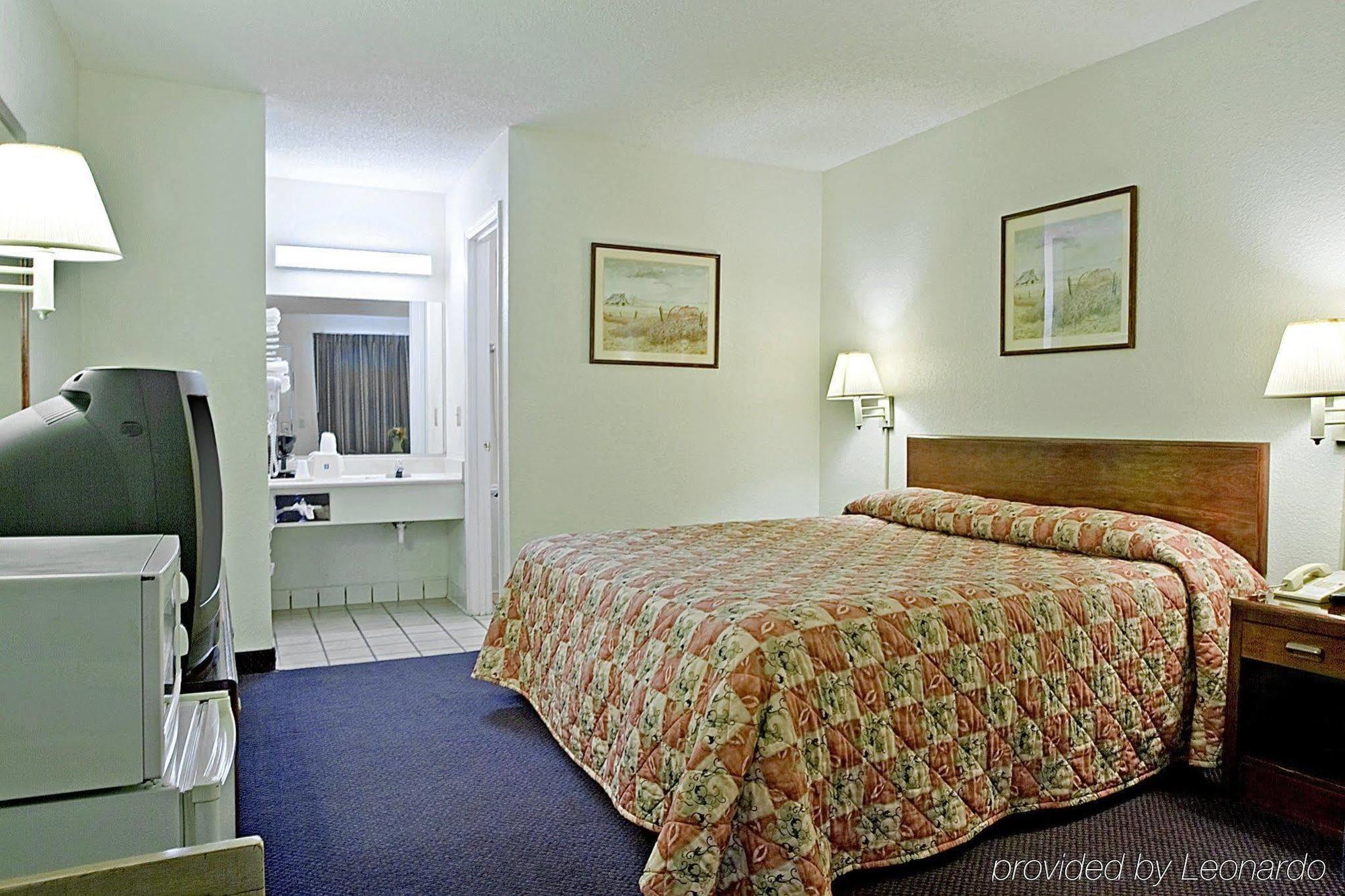 Americas Best Value Inn Dayton Номер фото